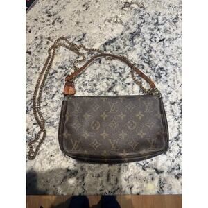 Louis Vuitton Pochette with Strap and Chain GUC COA